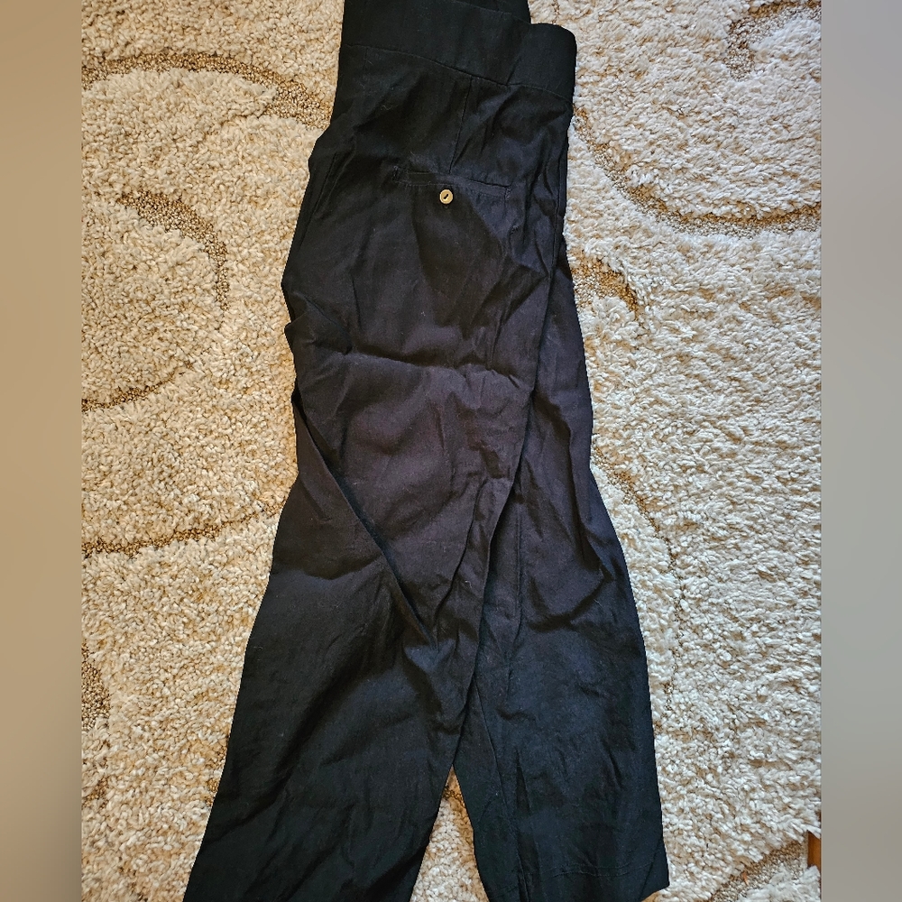 Maternity capri slacks - black, size medium